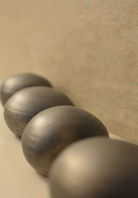 Ceramic atoms Josep Matés